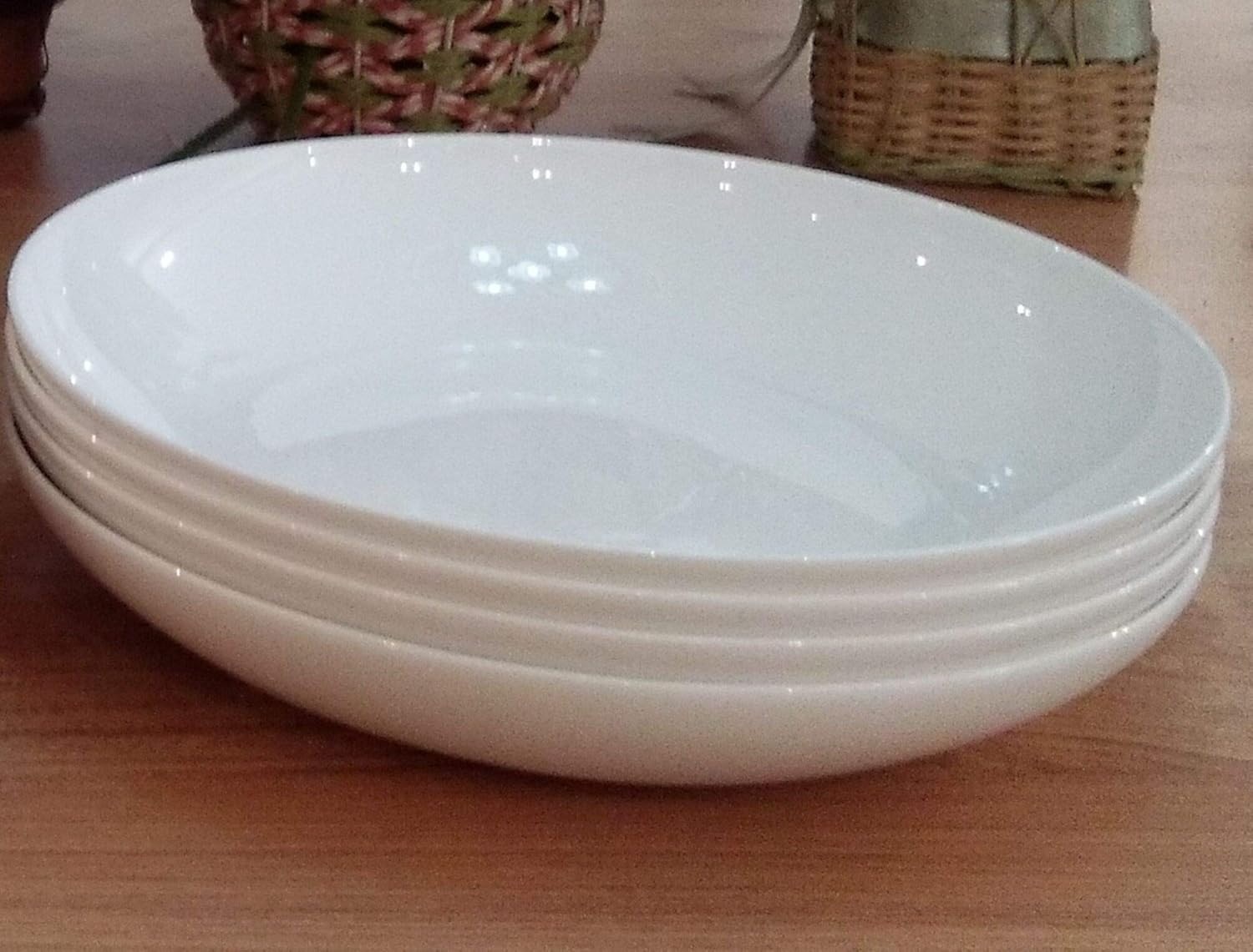 Mikasa Delray 14-Inch Oval Platter and 9-Inch Vegetable Bowl Set, White – 5188294(9″ Round Pasta Bowls (Set of 4))