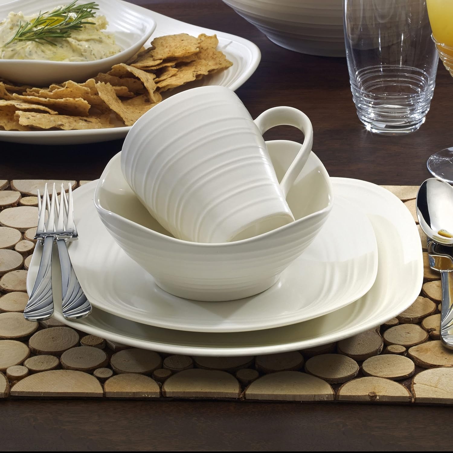 Mikasa Swirl Square White 16 Piece Dinnerware Set, Service for 4(White)