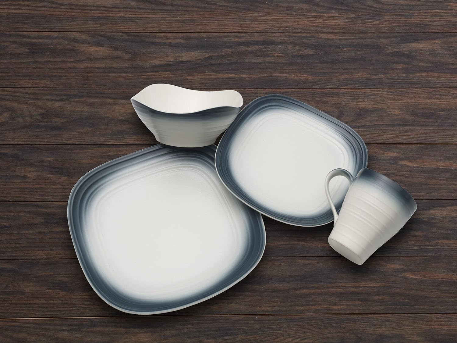 Mikasa Swirl Square 4-Piece Place Setting, Service for 1, Ombre Blue(Blue)